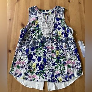 PALE SKY Quin Keyhole Crochet Top